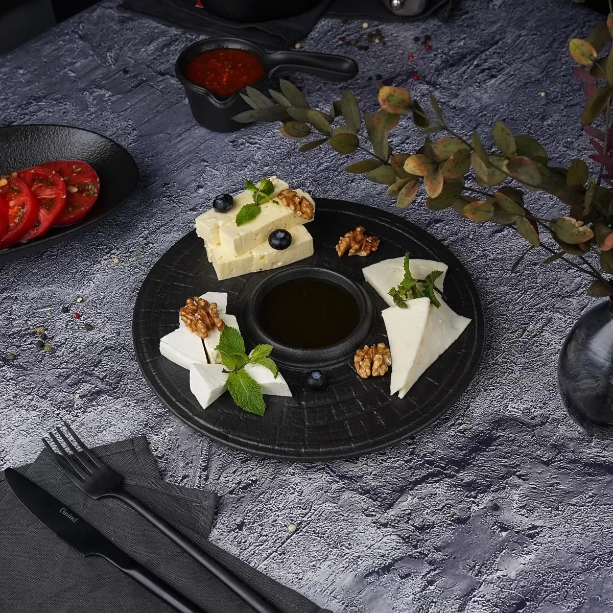 Блюдо для подачи Black Raw Stellar 25 см, P.L. Proff Cuisine
