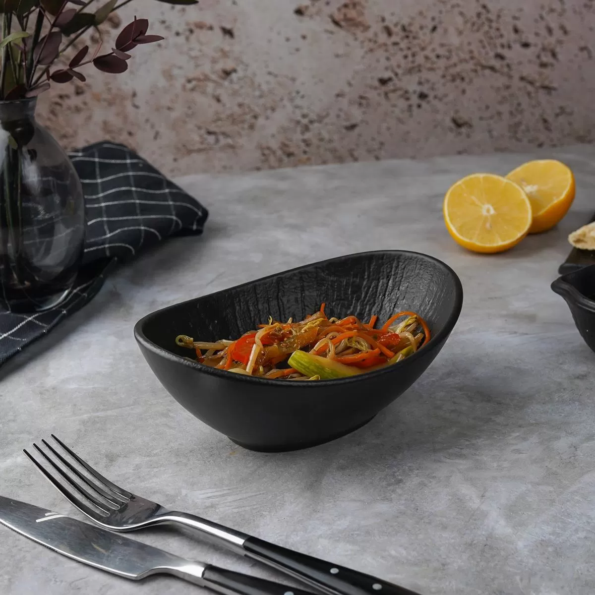 Салатник овальный 350 мл, 16см*11,5 см, h=6 см,серия "Black Raw Wood" P.L. — ProffCuisine