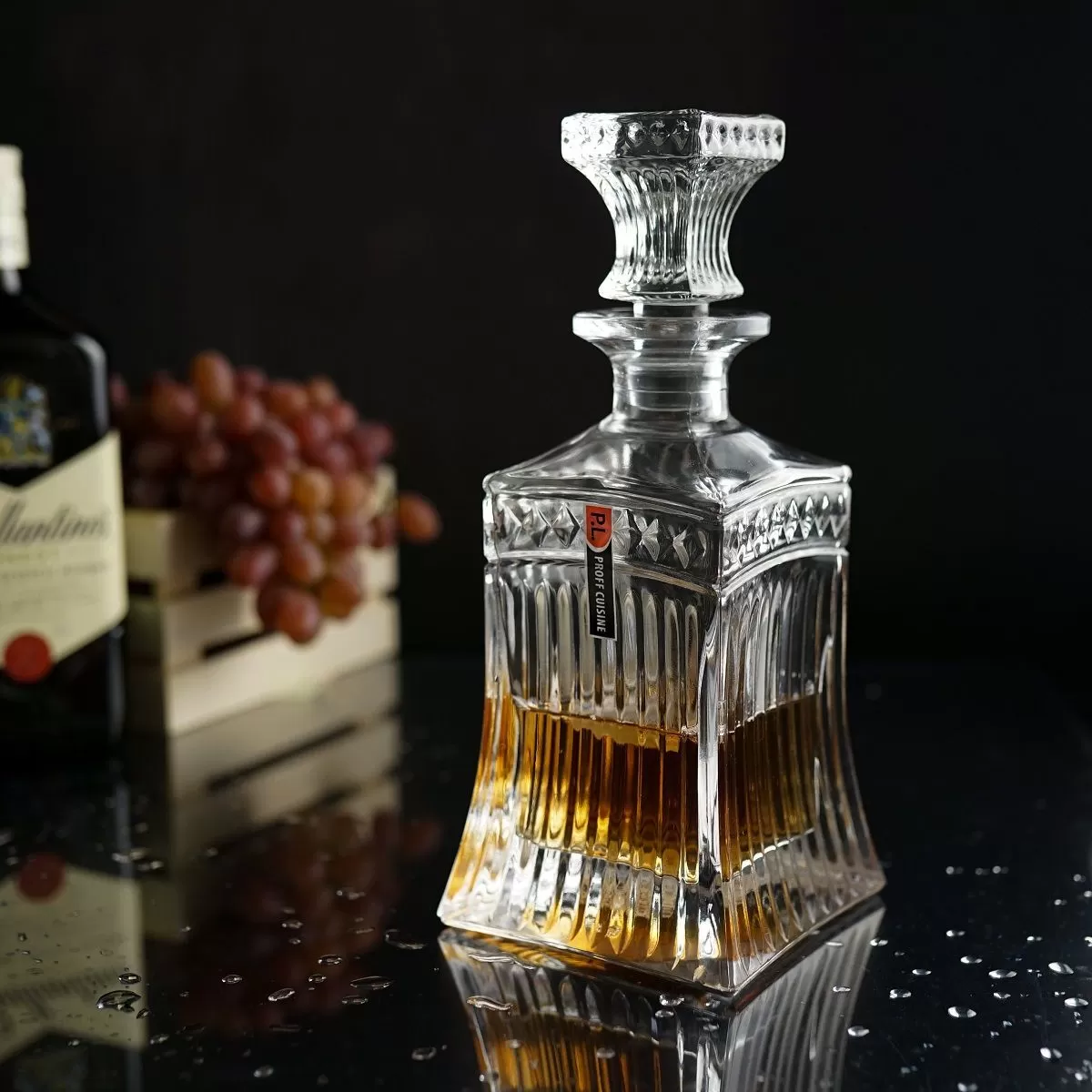 Штоф с крышкой"Graph", 500 мл, стекло P.L. — BarWare