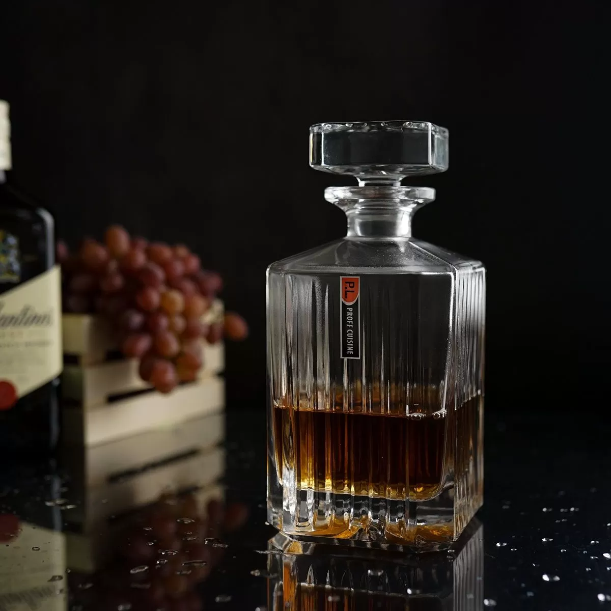 Штоф с крышкой "Modern" 850 мл, стекло P.L. — BarWare