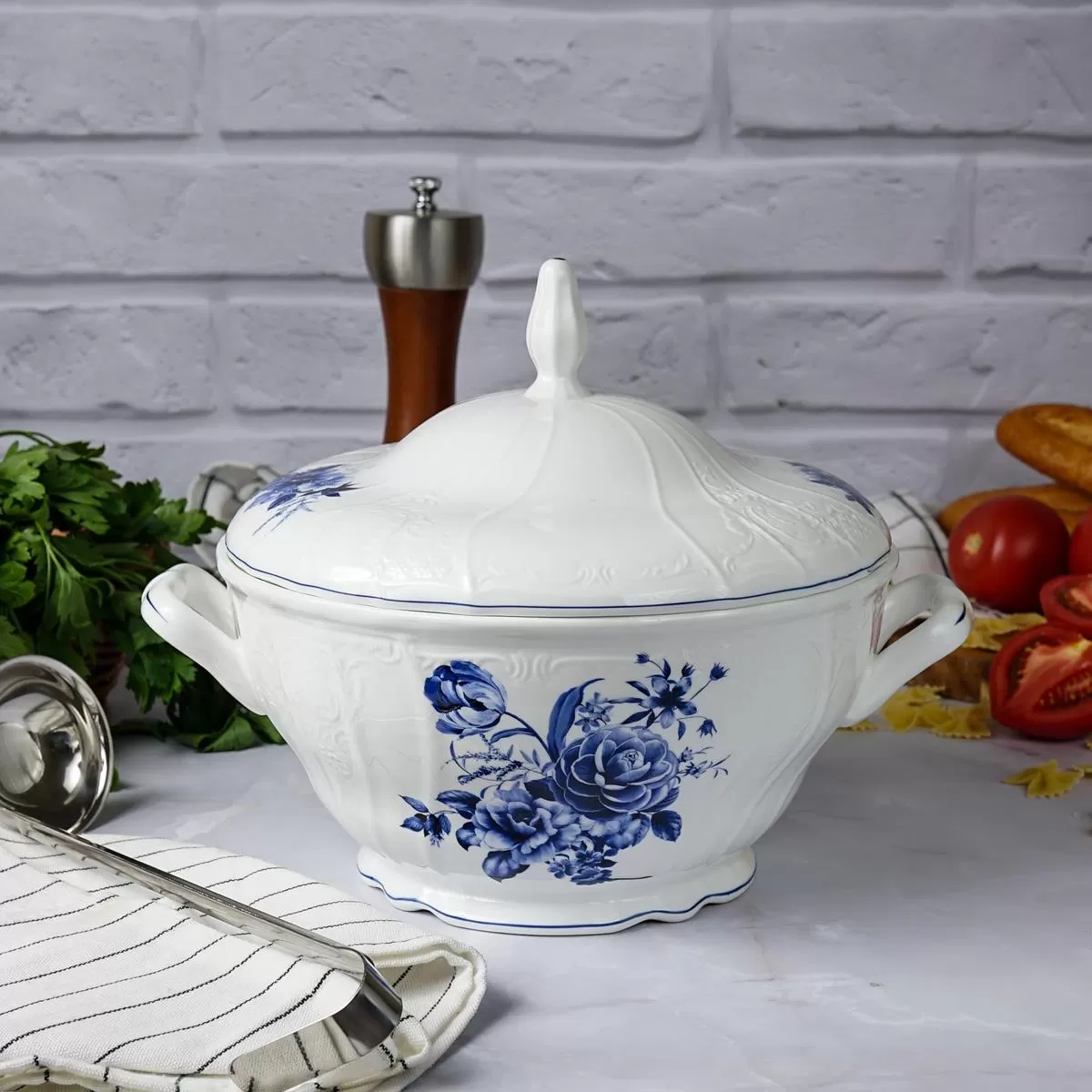Супница 2500 мл,коллекция "Blue Flower" P.L. Proff Cuisine
