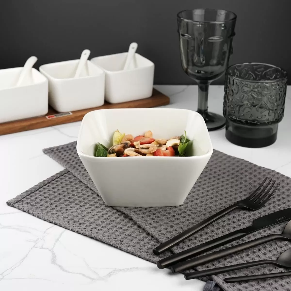 Салатник квадратный 550 мл, 16*16 см, P.L. Proff Cuisine
