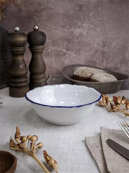 Салатник 15 см, кант синий