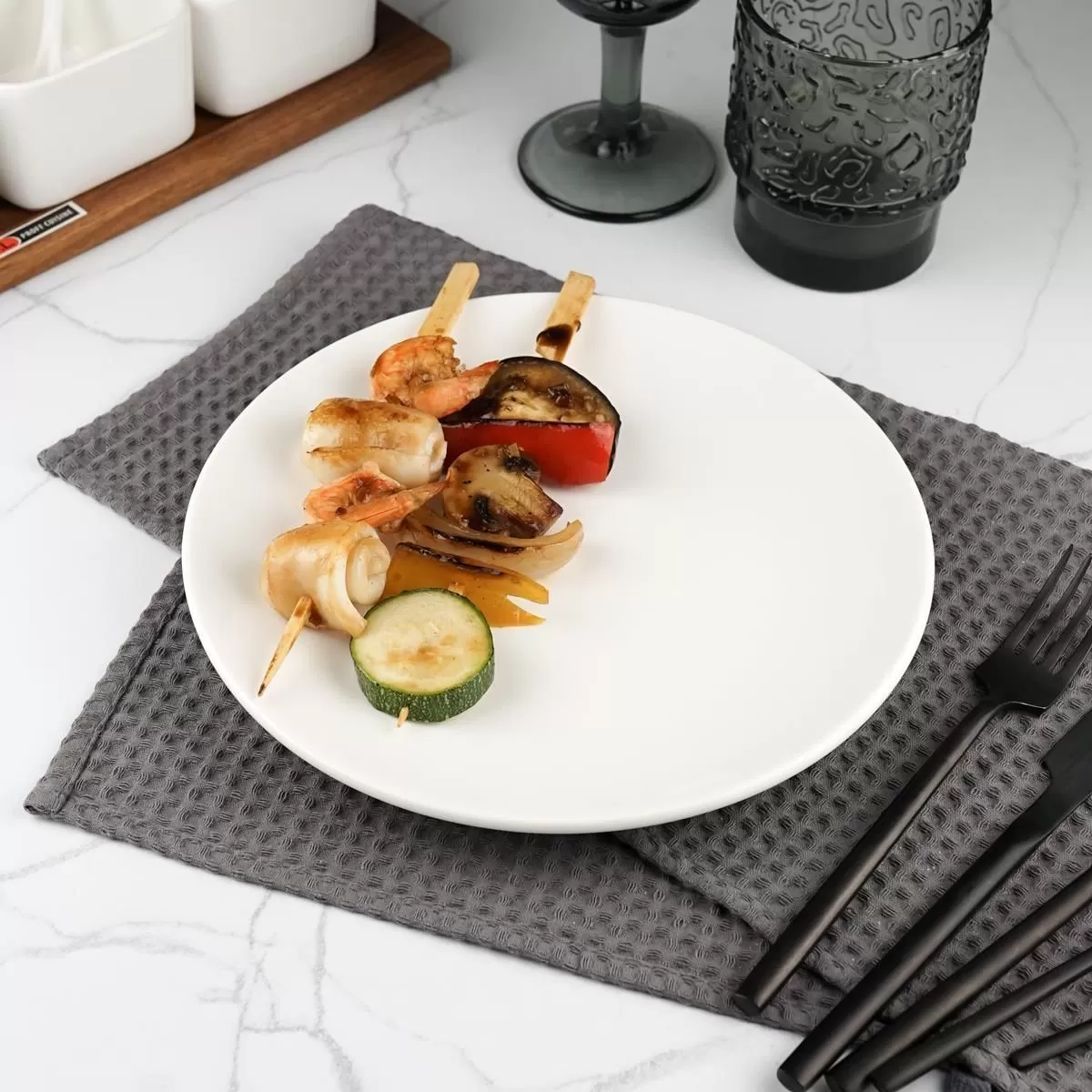 Тарелка гладкая без борта d=23 см, P.L. Proff Cuisine