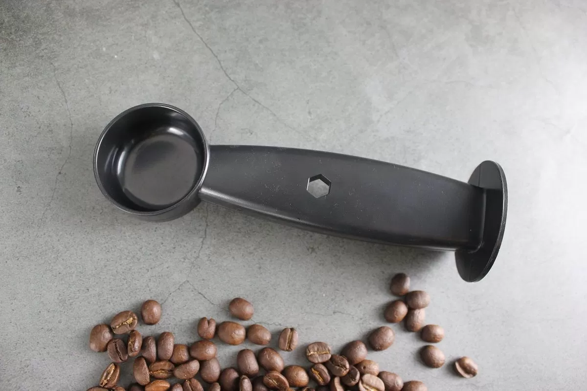 Ложка для дозирования и трамбовки с темпером 25 мл 4,5*16 см черная пластик  P.L. Proff Coffee