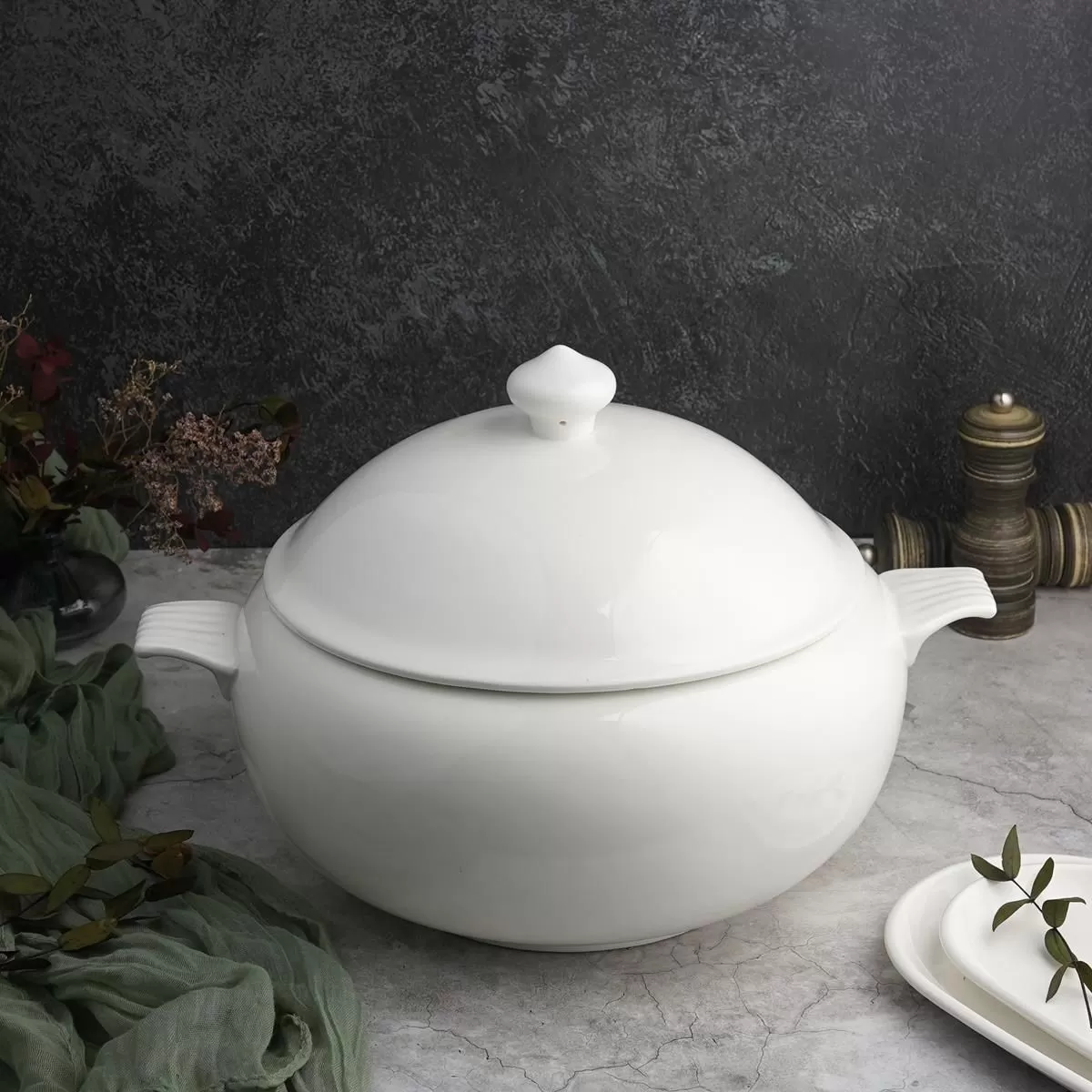 Супница фарфоровая 7 л, P.L. Proff Cuisine