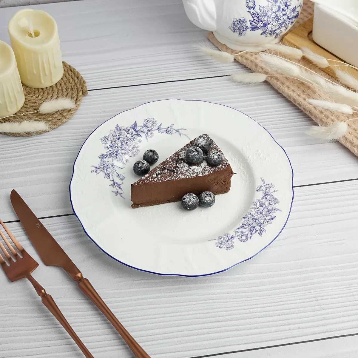 Тарелка десертная d=21.6 см, h=1.9 см, коллекция "Sea Flower"  P.L.