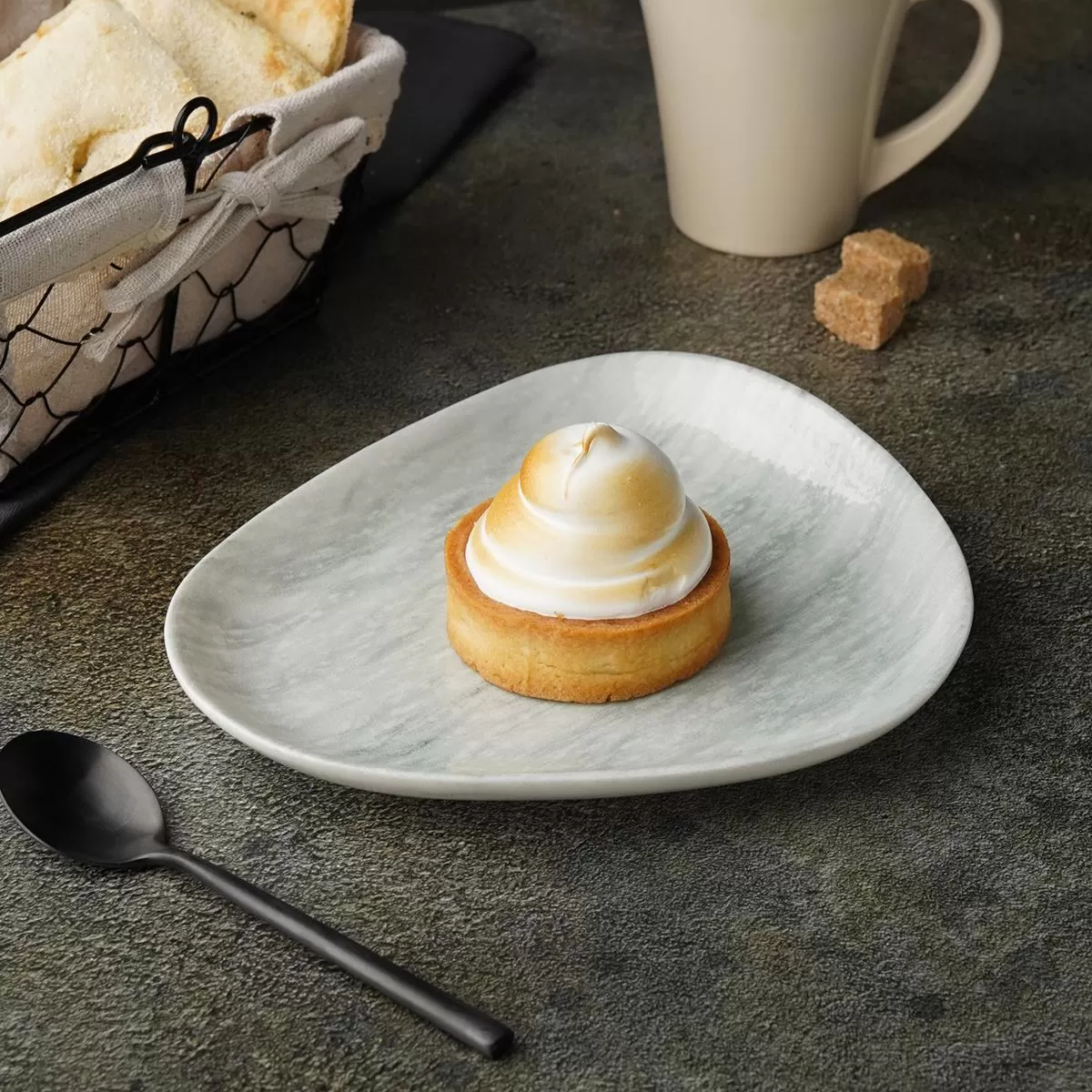 Тарелка мелкая 19*16,5 см,фарфор,серия "Island Ombra", By Bone