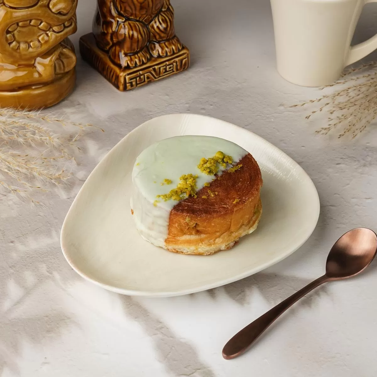 Тарелка мелкая 19*16,5 см,фарфор,серия "Island Velho", By Bone