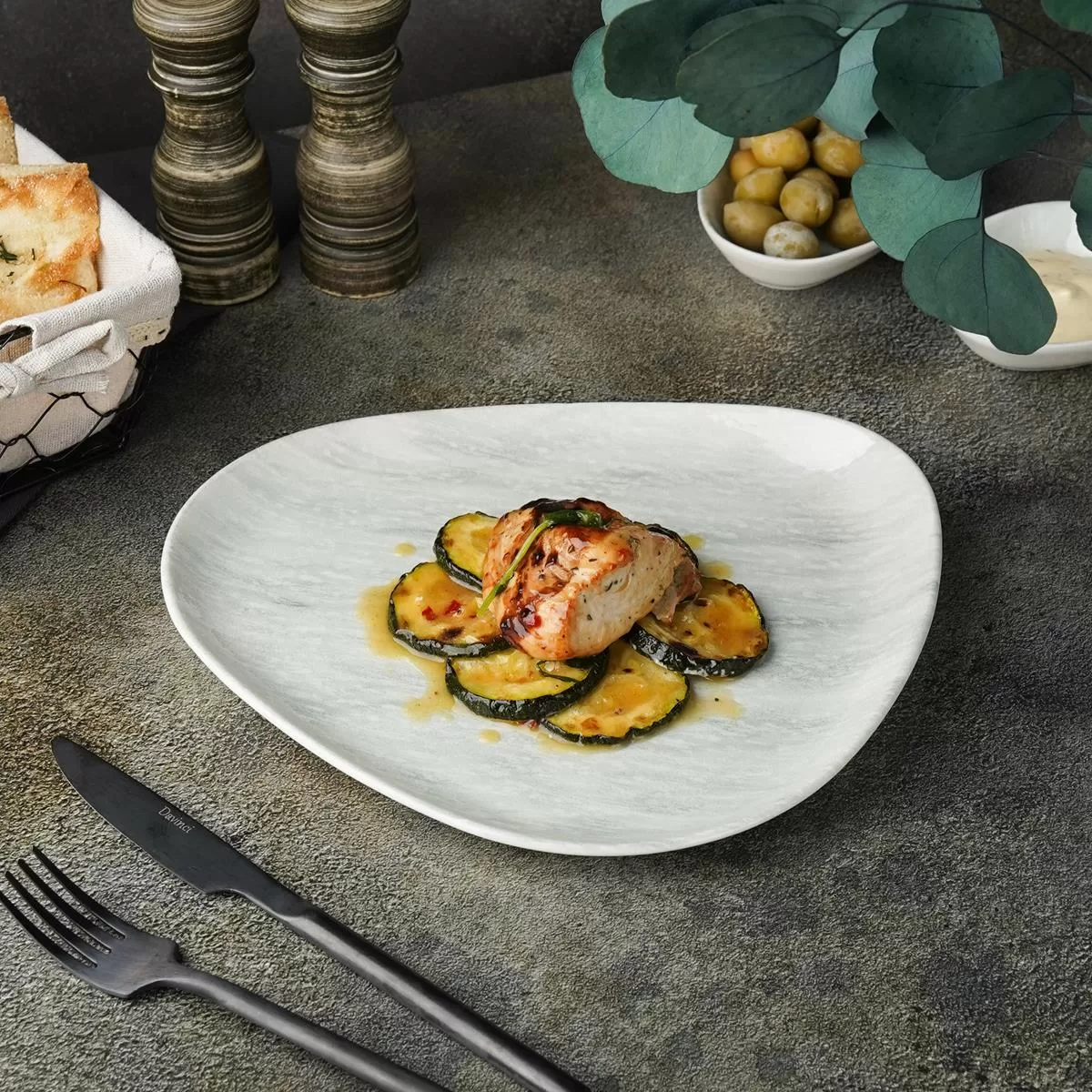 Тарелка мелкая 26*22,5 см,фарфор,серия "Island Ombra", By Bone