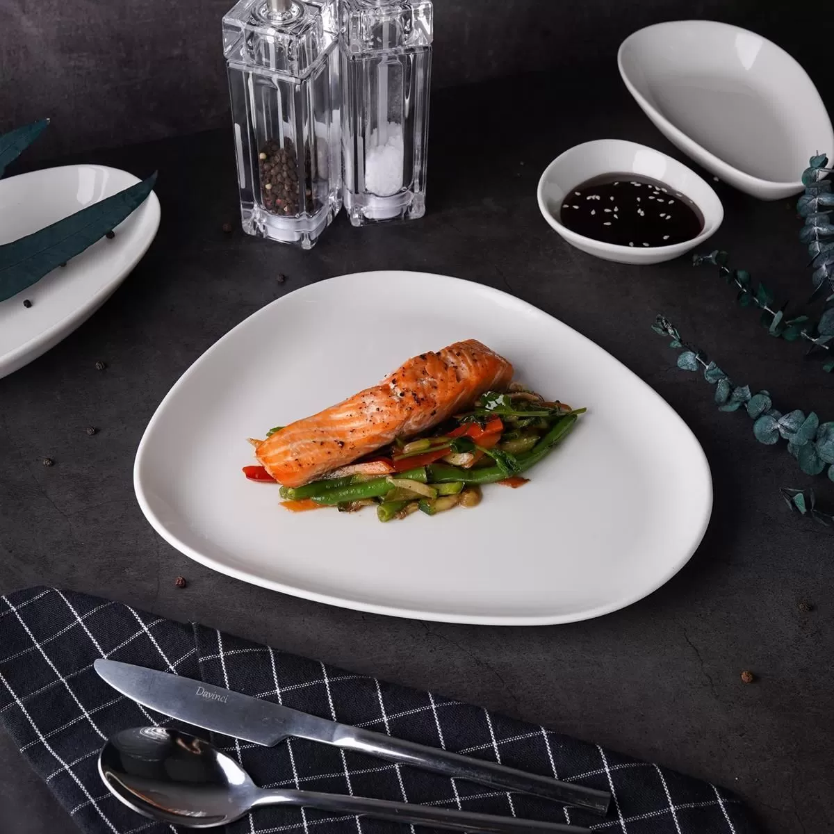 Тарелка мелкая 26*22,5 см,фарфор,серия "Island White", By Bone