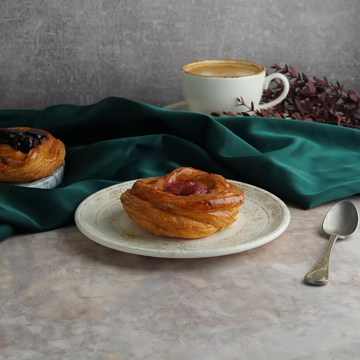 Тарелка мелкая d=19 см,фарфор,серия "ANTICO" By Bone