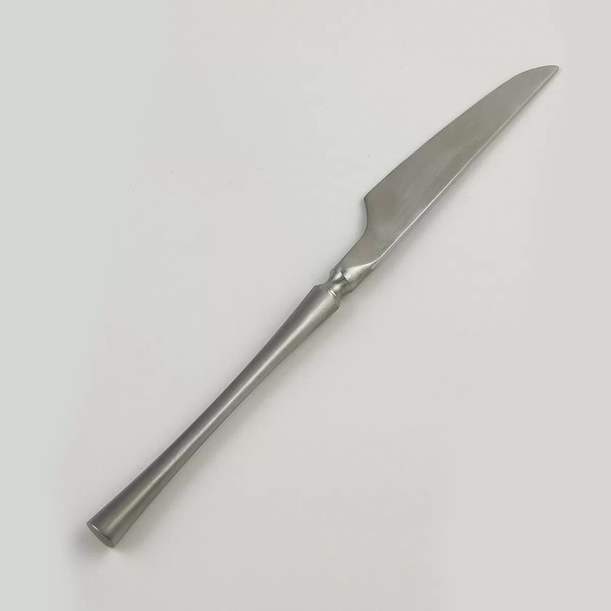 Нож столовый ,серебряный матовый цвет,серия "1920-Silver" P.L.